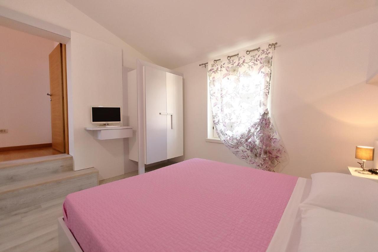 Villa Zarina - Up To 12 People Peschiera del Garda Dış mekan fotoğraf