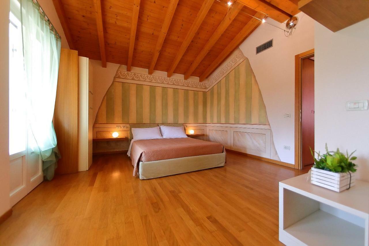 Villa Zarina - Up To 12 People Peschiera del Garda Dış mekan fotoğraf