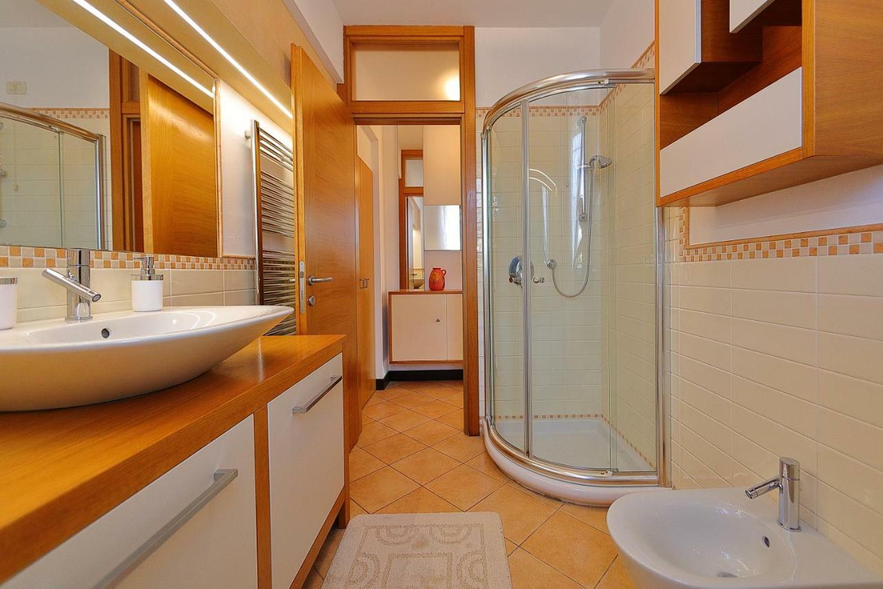 Villa Zarina - Up To 12 People Peschiera del Garda Dış mekan fotoğraf